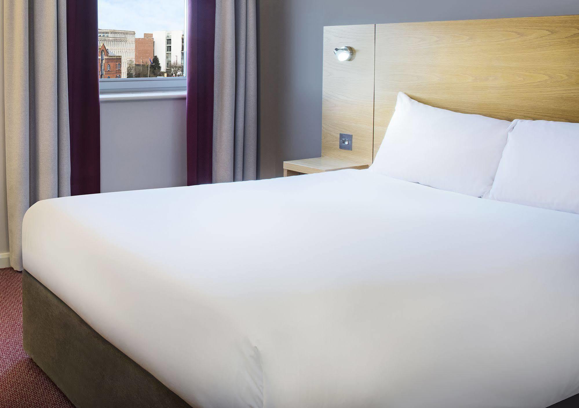 Leonardo 4* Exeter